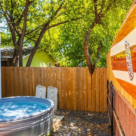 Villa Stylish Downtown Escape, Walk To Brewery -Pool & Relaxation Austin Esterno foto