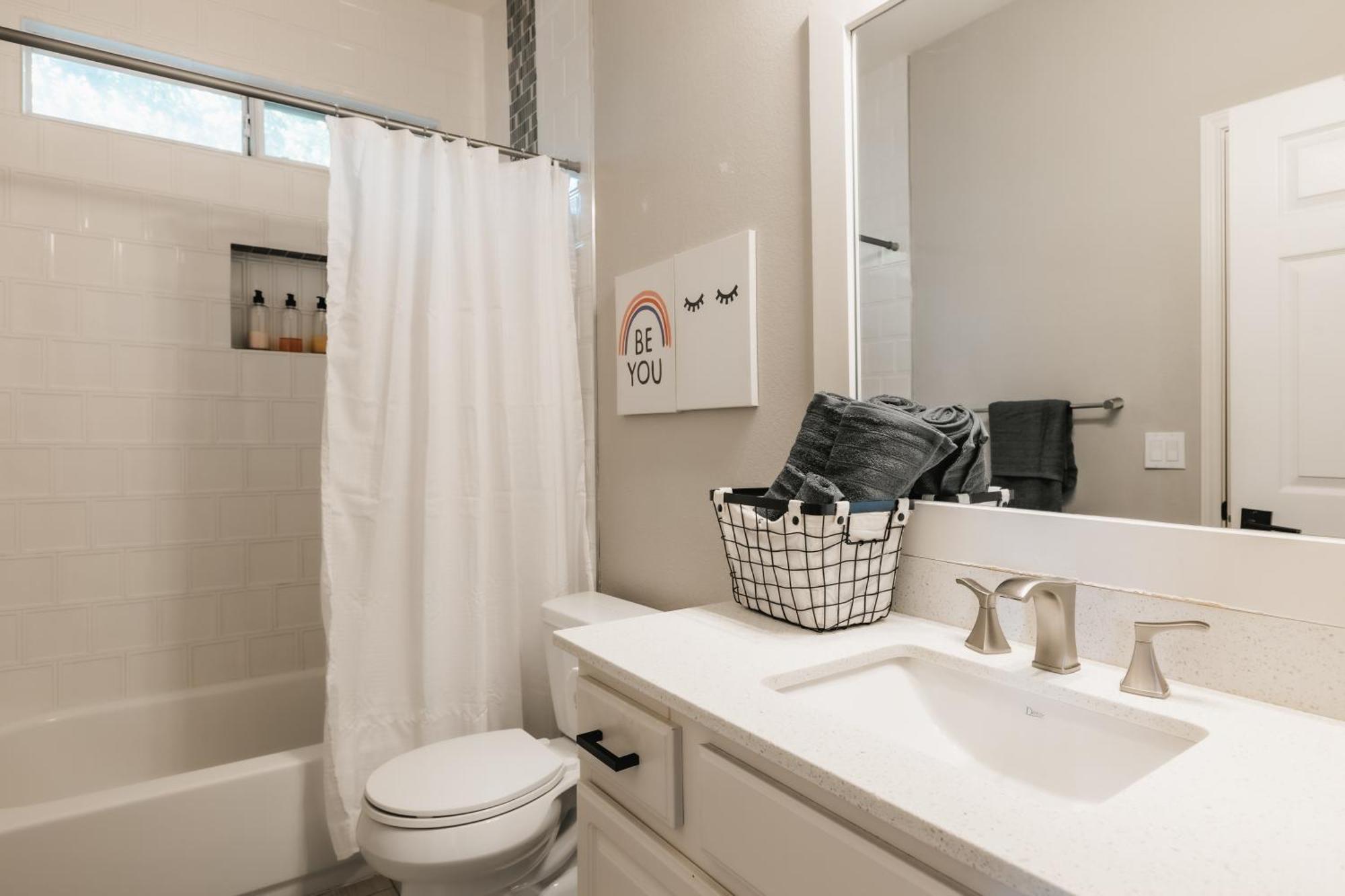 Villa Stylish Downtown Escape, Walk To Brewery -Pool & Relaxation Austin Esterno foto