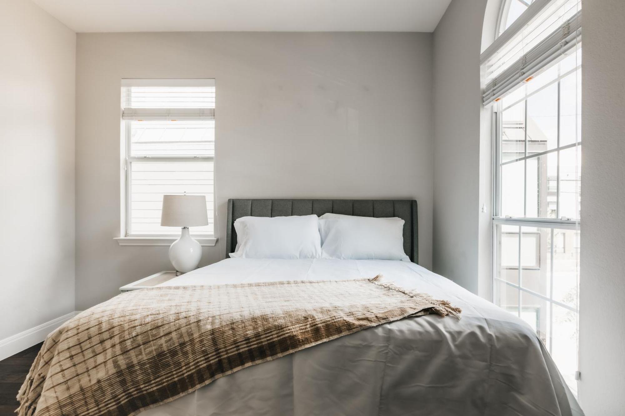 Villa Stylish Downtown Escape, Walk To Brewery -Pool & Relaxation Austin Esterno foto