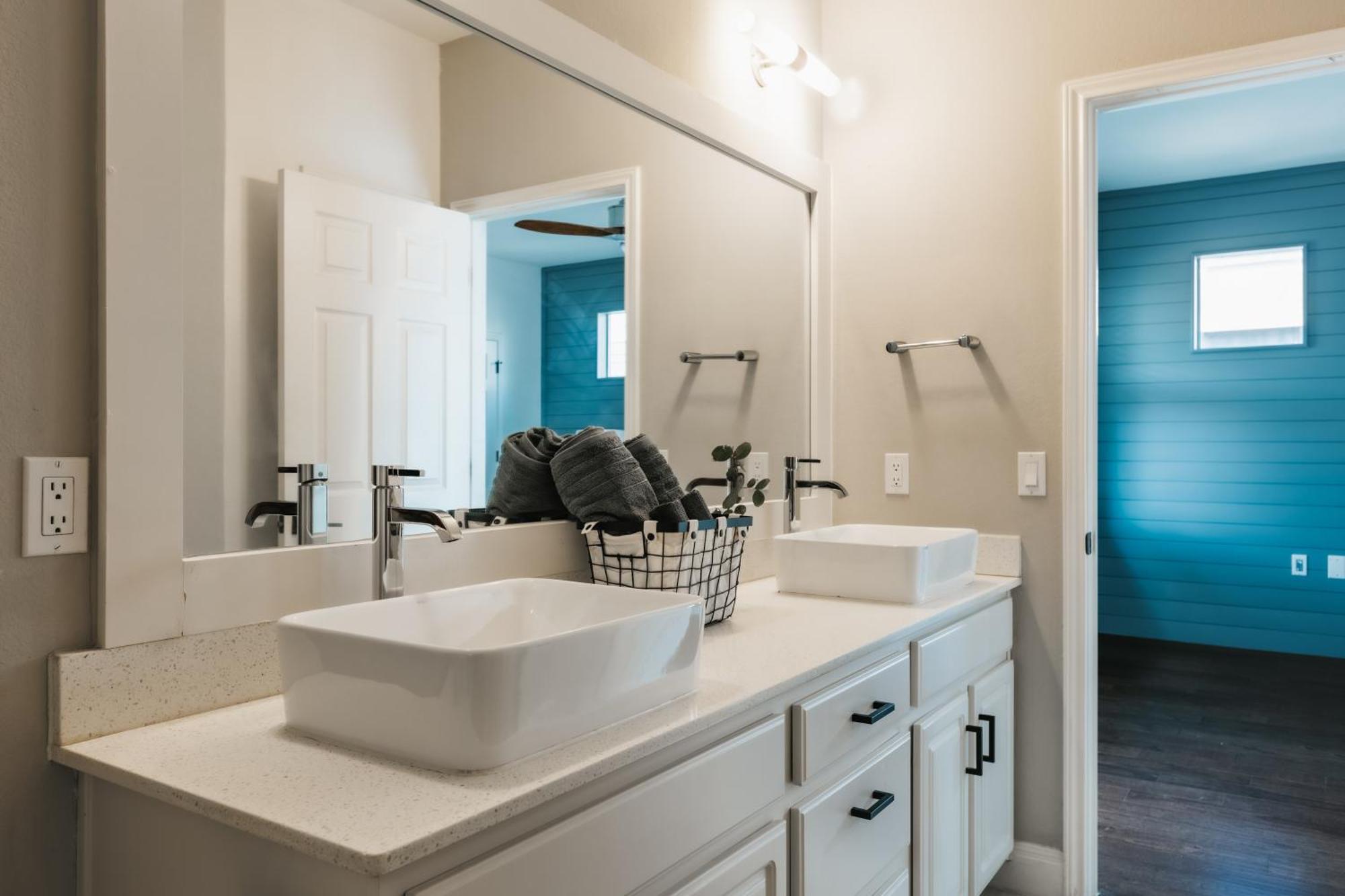 Villa Stylish Downtown Escape, Walk To Brewery -Pool & Relaxation Austin Esterno foto