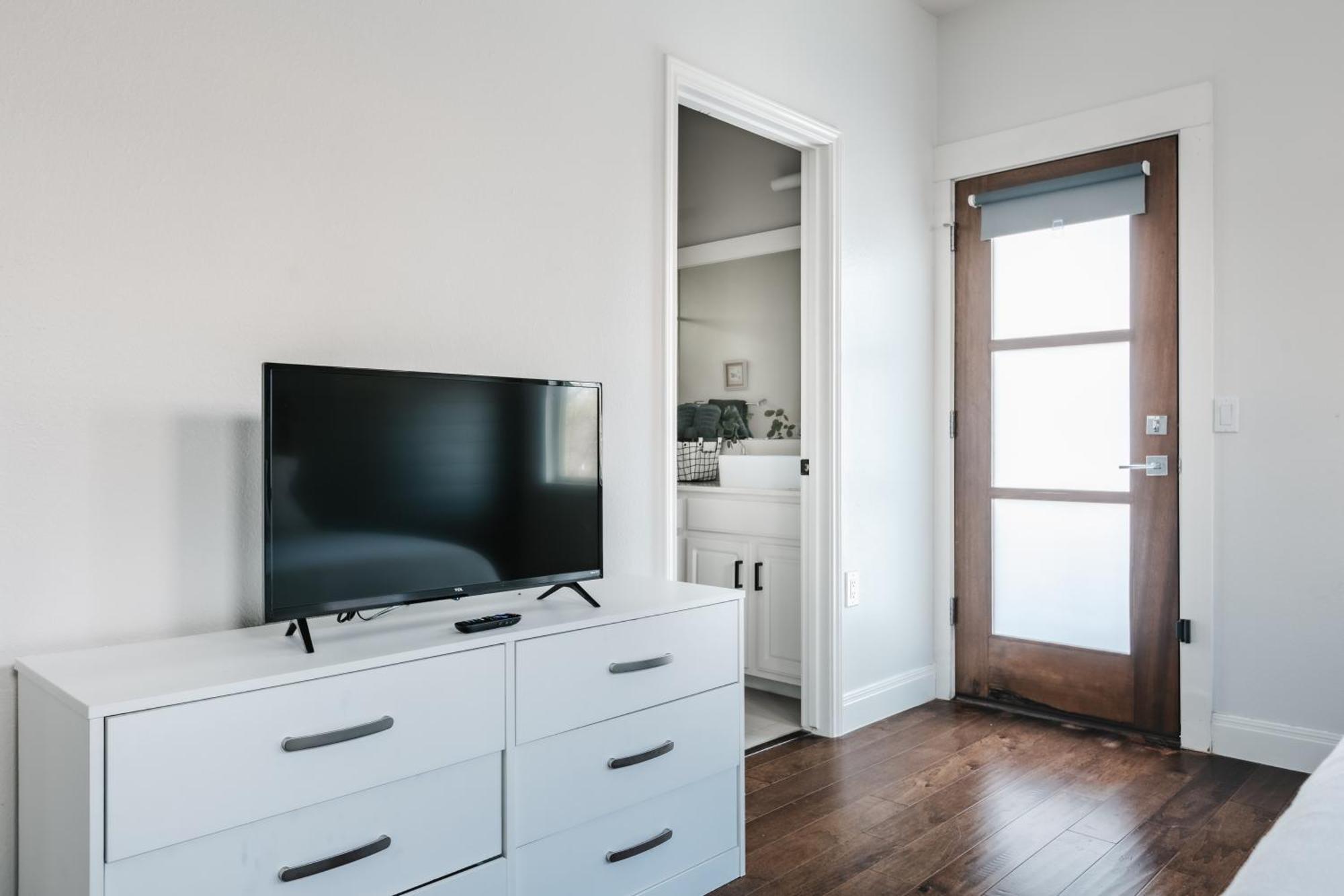 Villa Stylish Downtown Escape, Walk To Brewery -Pool & Relaxation Austin Esterno foto