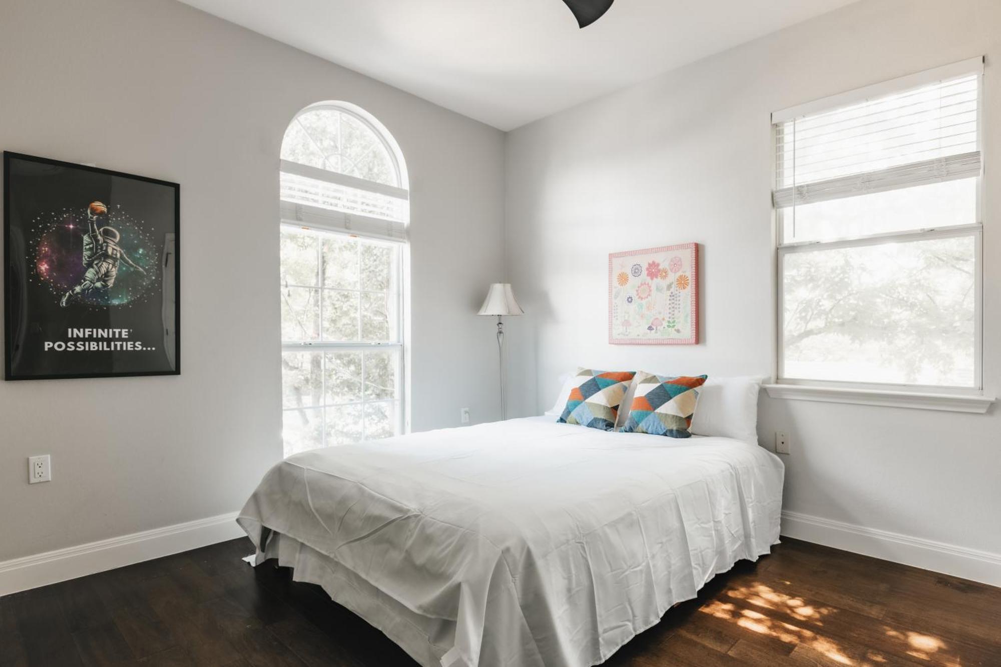 Villa Stylish Downtown Escape, Walk To Brewery -Pool & Relaxation Austin Esterno foto