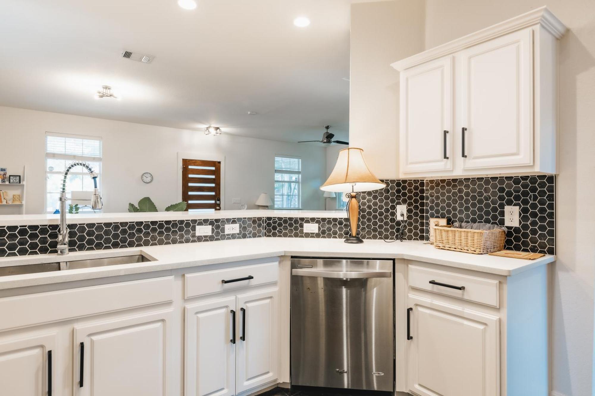 Villa Stylish Downtown Escape, Walk To Brewery -Pool & Relaxation Austin Esterno foto
