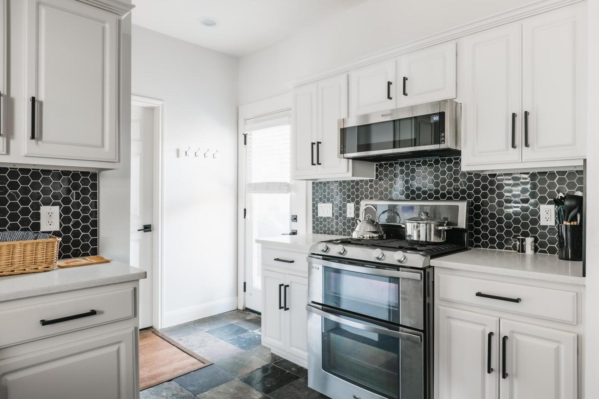 Villa Stylish Downtown Escape, Walk To Brewery -Pool & Relaxation Austin Esterno foto
