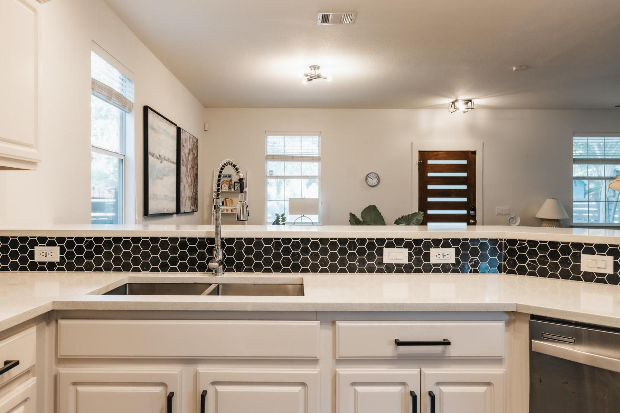 Villa Stylish Downtown Escape, Walk To Brewery -Pool & Relaxation Austin Esterno foto